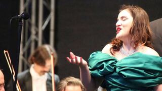 Voller Inbrunst: Catalina Paz als Sylva: O jag´dem Glück nicht nach ...