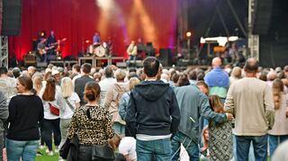 „Live im Schloss“ in Bad Mergentheim: Zwei Konzerte folgen noch – am Freitag mit The BossHoss und am Samstag mit Wincent Weiss.