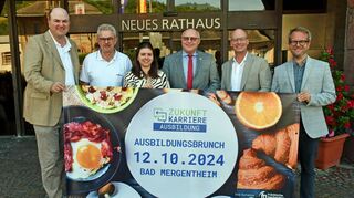 Ausbildungsmesse demnächst als attraktiver Brunch – in Kooperation mit der Stadt Bad Mergentheim und dem Netzwerk „Hohenlohe Plus“ (von links): FN-Marketingleiter Michael Wünsch, Michael Knaus, Geschäftsführer von Hohenlohe Plus, Lorena Klingert, Wirtschaftsförderung, Oberbürgermeister Udo Glatthaar, FN-Geschäftsführer Jochen Eichelmann und Dr. Tim Schnyder, Leiter der Stabsstelle Wirtschaftsförderung.