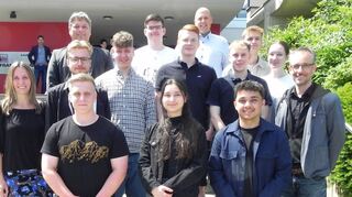 Erfolgreich ihre Abschlussprüfung abgelegt haben die Schüler der 2BKWI2 des Kaufmännischen Berufskollegs an der Frankenlandschule Walldürn.