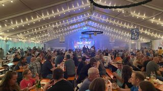 Die Stadt Schrozberg feiert wieder ihr Jacobi Fest vom 19. bis 22. Juli mit umfangreichem Programm. Im Festzelt erwartet die Gäste Live-Musik und Unterhaltung.