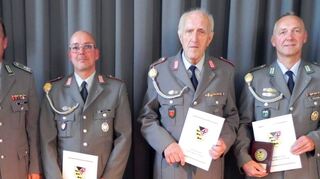 Vonseiten des Vertreters des VdRBw Landesgruppe Baden-Württemberg, Oberstleutnant d. R. Thomas Kramer, wurden diese drei Mitglieder der RK Walldürn geehrt.