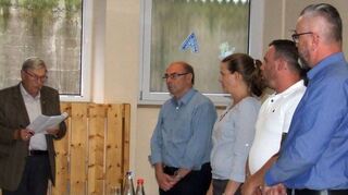 Der scheidende Ortsvorsteher Klaus Kuß verpflichtete die neu gewählten Uissigheimer Ortschaftsräte.