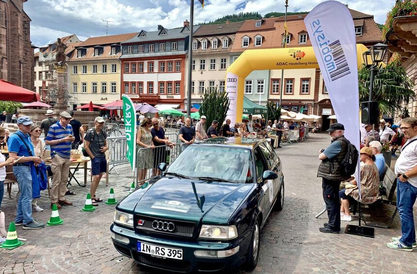 Star-Parade bei der Oldtimer-Rallye „Heidelberg Historic“
