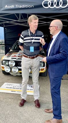 Rallye-Legende Walter Röhrl (links) im Gespräch mit FN-Chefredakteur Fabian Greulich.
