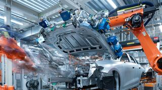Effiziente und nachhaltige Produktion am Audi-Standort Neckarsulm: Zum Produktionsstart der neuen A 5-Modelle wurden die Anlagen modernisiert und Fertigungsprozesse optimiert.