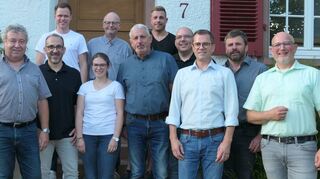 Abschied und Neubeginn im Ortschaftsrat Wessental. Das Bild zeigt Florian Häußler, Ingmar Bube, Stefan Busch, Anna Friedlein, Roland Hildenbrand, Volker Löhr, Thomas Busch, Tobias Hollenbach, Matthias Fleischer und Reinhard Friedlein zusammen mit Bürgermeister Roger Henning.
