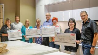 Über je einen 5000-Euro-Spendenscheck durften sich das Odenwald Hospiz Walldürn, das Kinder- und Jugendheim St. Kilian Walldürn, die Lebenshilfe Buchen sowie der ambulante Kinderhospizdienst Neckar-Odenwald-Kreis freuen.