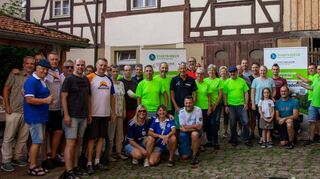 Glücklich: Die Gewinner des Stadtradelns sowie einige weitere Teilnehmer der Aktion, die gemeinsam 50 813 Kilometer gefahren sind.