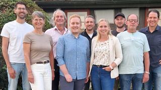 Die scheidende Ortsvorsteherin sowie ihr designierter Nachfolger im Kreis des neuen Ortschaftsrates (von links): Florian Heffner, Ruth Rechner, Jürgen Bayer, Kai-Christopher Rösch, Jochen Jaufmann, Daniela Gramlich, Martin Hornung, Elmar Stieber und Jürgen Türschel.