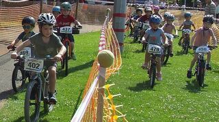 Mit Eifer war der Nachwuchs beim „Kids Races“ in Külshei am Start.