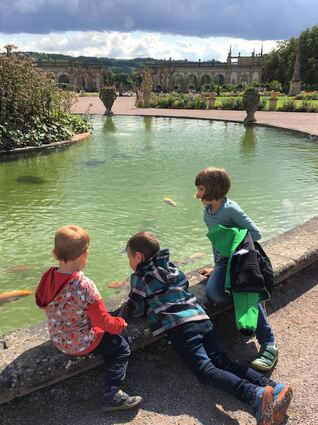 Erlebnisführungen durch Schloss und Schlosspark Weikersheim sollen Kindern den Sommer versüßen.