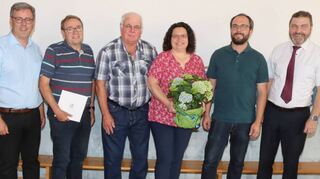 In Hirschlanden wurden verdiente Ortschaftsräte verabschiedet. Das Bild zeigt (von links): Bürgermeister Ralph Matousek, Lothar Beck, Goswin Herrmann, Tanja Müller, Thomas Frey und Ortsvorsteher Martin Herrmann.