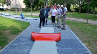 Einweihung der neu gestalteten Minigolfanlage im Kurpark von Hettingen.