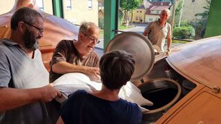 Beste Stimmung herrschte beim Einbrauen des Festbieres für die Königshöfer Messe.