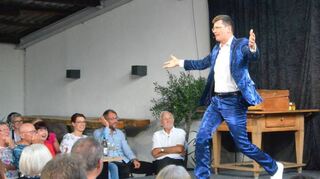 Mäc Härder überzeugte auch bei seinem siebten Auftritt auf der Bühne des Weinhauses Ruthardt in Lauda.