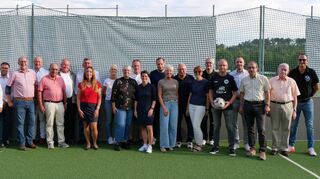 Dank vieler Unterstützer aus Hettingen und Umgebung konnte der Soccercourt des FC Viktoria verwirklicht werden. Am Freitagabend wurde er offiziell seiner Bestimmung übergeben.