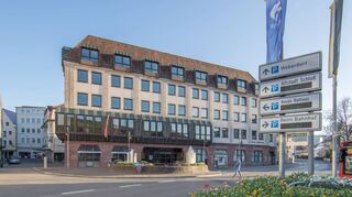 Zuletzt gab es Engpässe bei der Terminvergabe im Neuen Rathaus. Mittelfristig soll das Bürgerbüro im Erdgeschoss auch durch bauliche Veränderungen neu aufgestellt werden.