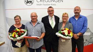 Christiane Zobel-Heißwolf (Zweite von rechts), Peter Striffler (rechts) und Albert Kellermann (zusammen mit Ehefrau Martina) wurden als Ortsvorsteher verabschiedet.