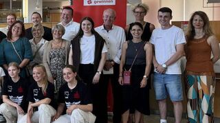 Über 112 000 Euro spendete die Sparkasse Neckartal-Odenwald für gemeinnützige Projekte. Bei den Vertretern der bedachten Vereine und Institutionen war die Freude groß.
