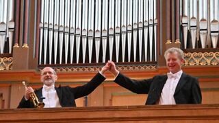 Paul Theis (Orgel) und Bernhard Kratzer (Trompete) begeisterten bei ihrem Abschiedskonzert in Kloster Bronnbach das Publikum mit einem anspruchsvollen Programm.