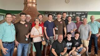 Mitglieder der Vereinsgemeinschaft Waldenhausen mit Ihrem Ortsvorsteher Gerit Lang und der ehemaligen Stadträtin Marliese Teicke sowie Thomas Landwehr und Kurt Walz von der Distelhäuser Brauerei.