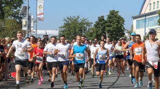 Seit vergangenem Jahr starten auch Teams beim Fünf-Kilometer-Lauf auf der B 290 direkt am Messegelände vor der Tauber-Franken-Halle.
