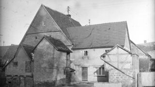 Die Beschäftigten des Archivs in Bronnbach suchen Hinweise dazu, wo dieses Foto aufgenommen worden ist.