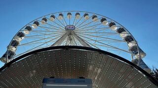 Erstmals gibt es auf der Königshöfer Messe ein Riesenrad mit barrierefreiem Zugang für Nutzer von Rollstühlen, Kinderwagen und Co.