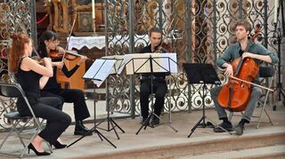 Begeisterung beim Auftritt des Streichquartetts mit Ruth Weidner, Lena Lambacher, Andri Schwarz und mit Dozent Philipp Graham(von links), der für eine Cellistin einsprang.