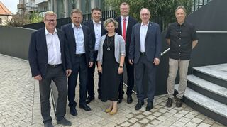 Die Arbeiten am ehemaligen Verwaltungsgebäude der Sparkasse in Osterburken sind abgeschlossen. Die neuen Räume wurden an die künftigen Mieter, die „Kirchliche Sozialstation Adelsheim-Osterburken“ und „Walter Ingenieure“ übergeben.
