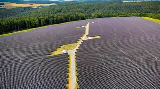 Neuer Solarpark „Gickelfeld“ in Külsheim: Beim Photovoltaik-Zubau in Baden-Württemberg liegt der Main-Tauber-Kreis im ersten Halbjahr 2024 mit 110 Megawatt landesweit auf Platz eins.