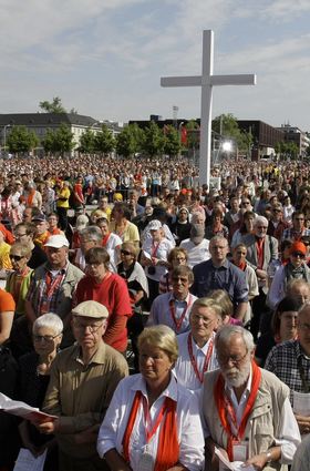 Mannheim. 20.05.2012. Ehrenhof. Schloss.  Katholikentag 20112. Feature. Abschlußgottesdienst.
- 
Bild: Markus Proßwitz 20MAY12 / masterpress / images4.de