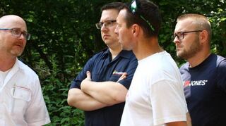 Kreisbrandmeister Geyer und weitere Feuerwehr-Vertreter schauten auch zu.