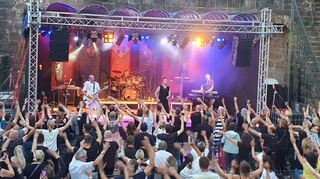 Die Tribute-Band „Depeche Reload“ spielt am 31. August auf der Burg Wertheim.
