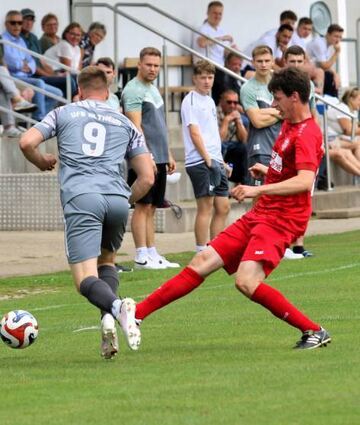 Altheim II/Hettingen II sah gegen Mudau II (in Rot) nicht gut aus und verlor 0:6.