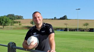 Es sind nicht nur die sportlichen Aspekte, die diesen Ort zu Holger Götzelmanns schönstem Platz machen. Auch die Aussicht sei wunderschön. Wenn er auf die bergseitigen Felder oder ins weitläufige Maintal blicke, sprieße das Heimatgefühl.