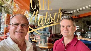 Stefan Deissler und Mathias Holland-Cunz sind fast schon so lange verpartnert, wie es das Café Klatsch gibt