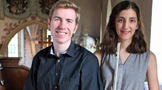 Erik Konietzko an der Orgel und Flötistin Lena Schmid sind bei einem Konzert in Aub zu hören.