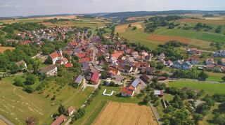 Teil der Großen Kreisstadt: im neuen Kalender ist auch Stuppach aus der Luft zu sehen.
