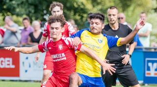 Der VfR Gommersdorf (hier in Rot beim Landesliga-Sieg über den SV Königshofen) will im Pokal gegen SV Waldhof Mannheim auf seine Chance lauern.