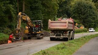 Die umfangreichen Arbeiten an der L2310 – hier kurz vor der Schleuse – liegen laut Projektleiter Volker Silberzahn im Plan.