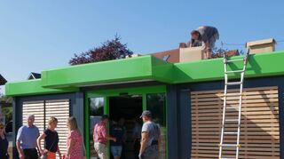 Der Dorfladen in Götzingen – ein Selbstbedienungsgeschäft in einem Container – wird am 20. September eröffnet. Die Gemeinderäte überzeugten sich von dem Fortschritt der Arbeiten.