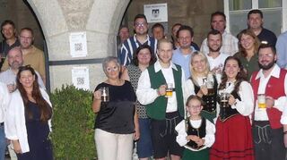 All jene die in irgendeiner Form an der Organisation und dem Ablauf für das Niederstettener Herbstfest beteiligt sind freuen sich zusammen mit Bürgermeisterin Heike Naber, den Brauereichefs Klaus und Christian Wunderlich sowie Sandra Neckermann, auf einen erfolgreichen Verlauf des Herbstfestes in Niederstetten.