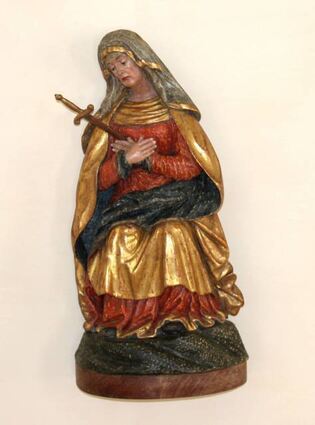 Diese Skulptur steht in der Kapelle Mariä Schmerzen in Lustbronn, in der am 15. September gefeiert wird.