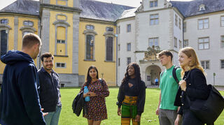 In Bad Mergentheim befindet sich eine Außenstelle (Campus) der Dualen Hochschule in Mosbach.