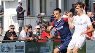 Antreiber: Marco Specht (links) will mit dem FSV Hollenbach am Freitagabend beim VfR Mannheim bestehen. Das Aufeinandertreffen des Dritten gegen den Sechsten ist das Verfolgerduell in der Oberliga Baden-Württemberg.