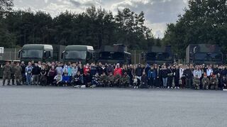 Über 200 Jugendliche informierten sich über die verschiedenen Ausbildungsmöglichkeiten und Berufe bei der Bundeswehr in der Nibelungenkaserne in Walldürn.