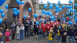 Die Luftballonaktion durfte beim „Quetschefeschdle“ in Höpfingen nicht fehlen. Offen bleibt, wer den Wettberwerb gewinnt.