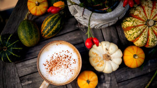 Besonders beliebt im Herbst: ein selbst gemachter Pumpkin Spice Latte.
